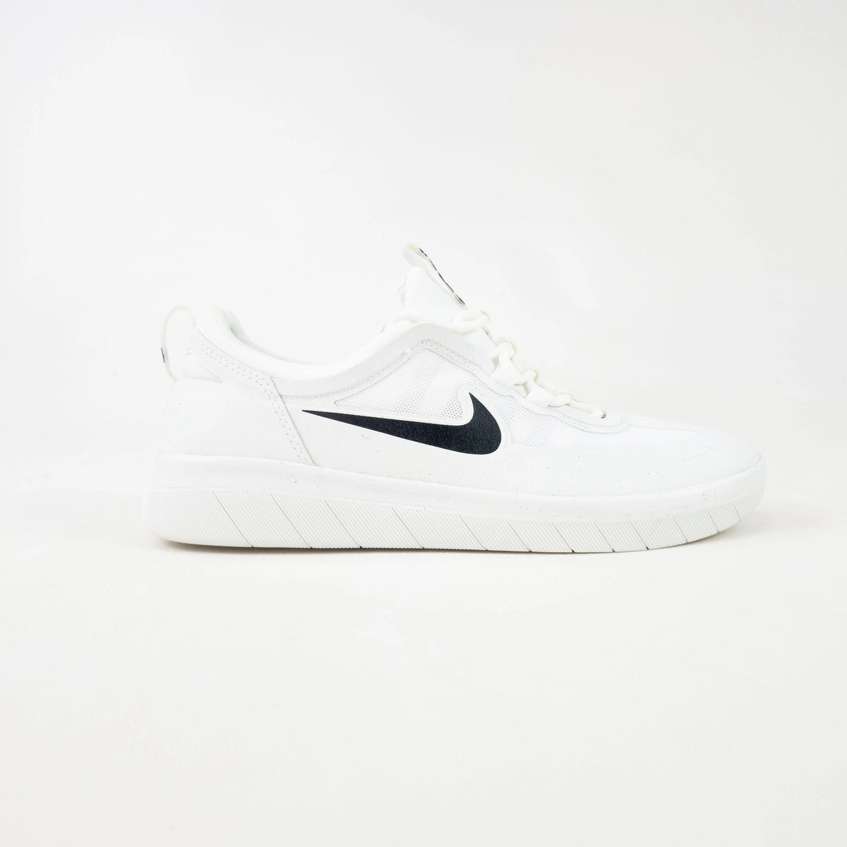 White Nike Nyjah 2.0